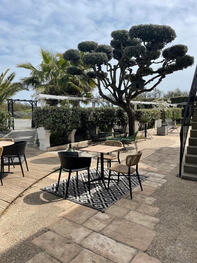 Hotel Le Martray Ars-en-Re Bagian luar foto