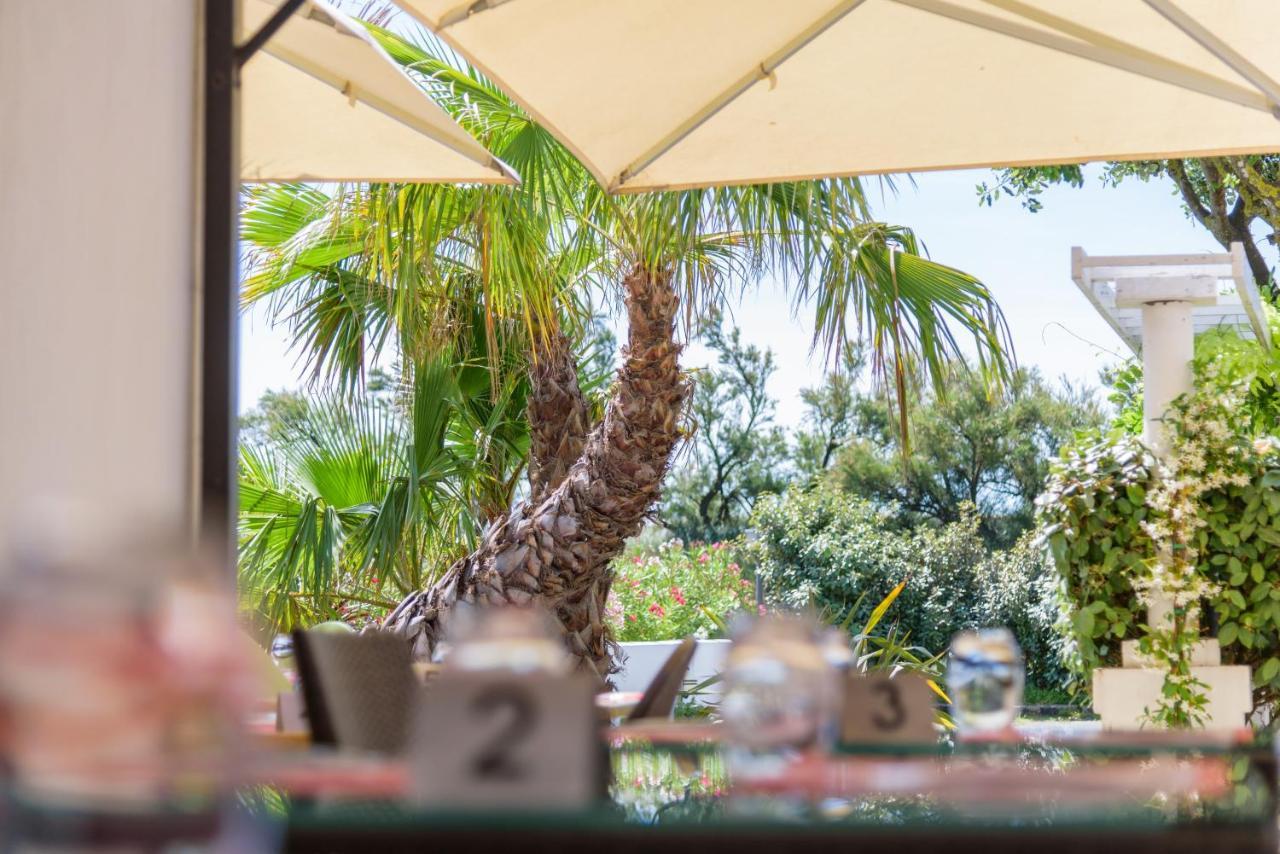 Hotel Le Martray Ars-en-Re Bagian luar foto