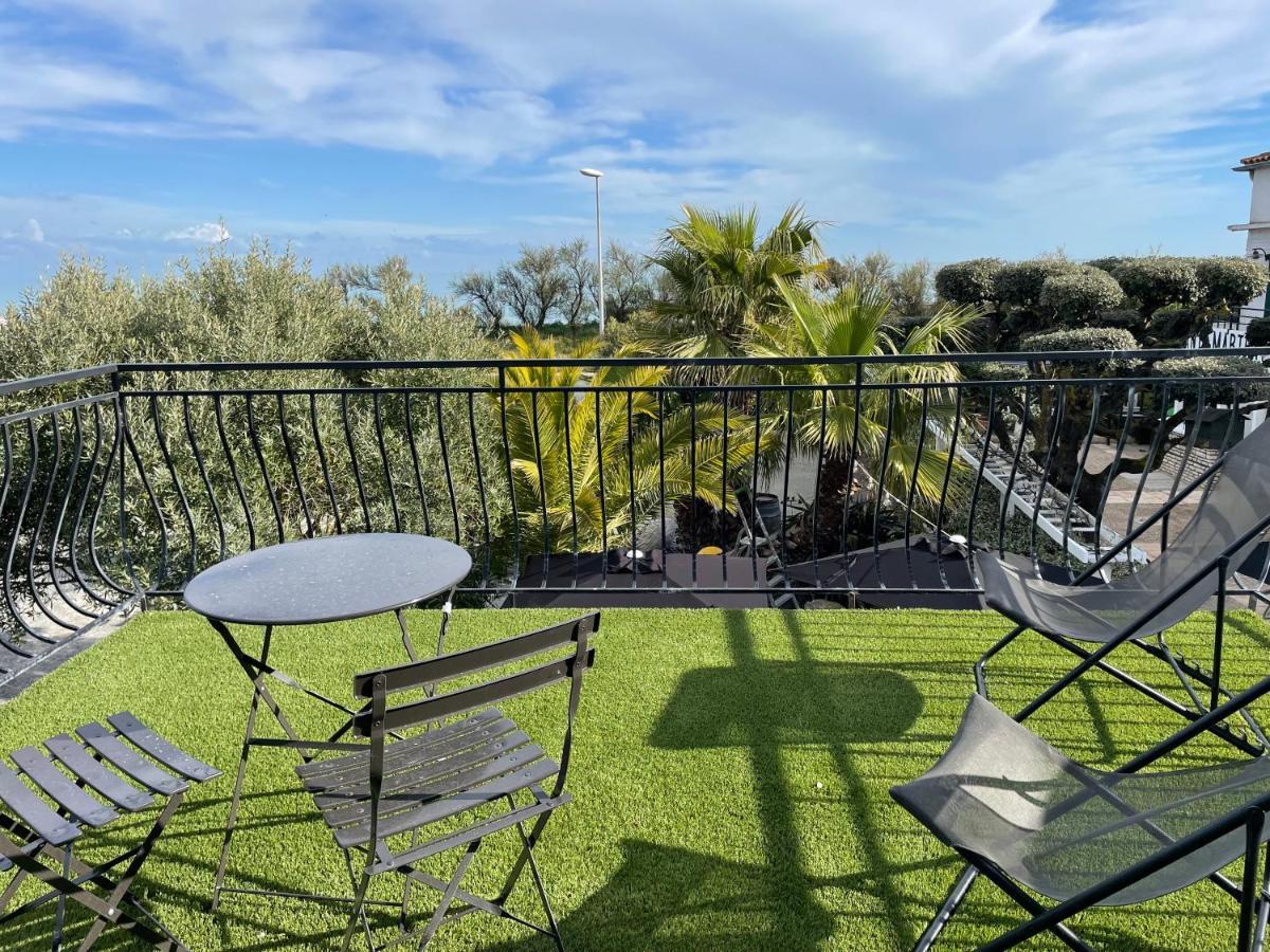 Hotel Le Martray Ars-en-Re Bagian luar foto
