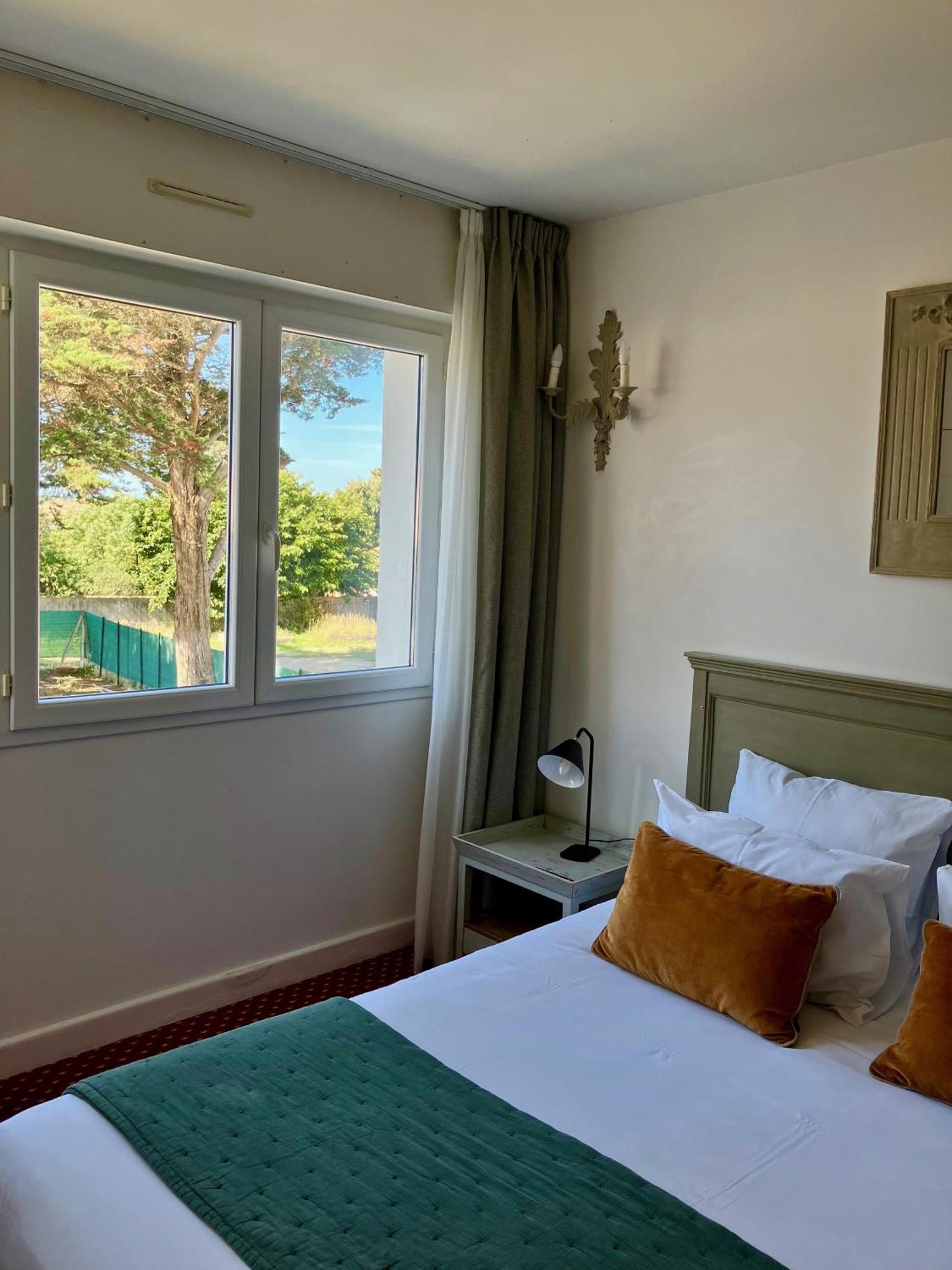 Hotel Le Martray Ars-en-Re Bagian luar foto